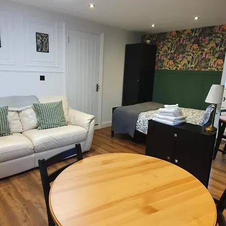 Self-Contained Guest Suite Guildford Exterior photo